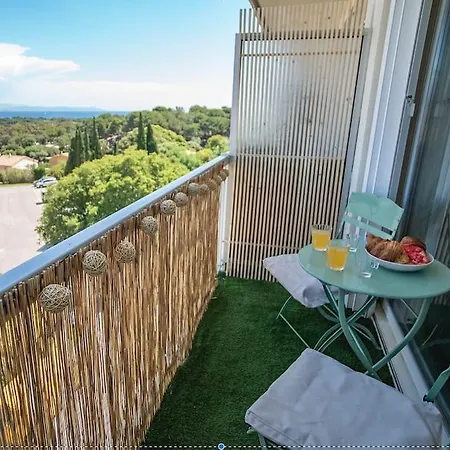 Superb T4 Souplex In Giens Apartment Hyeres